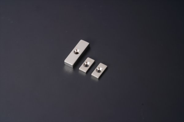 Countersunk block magnets