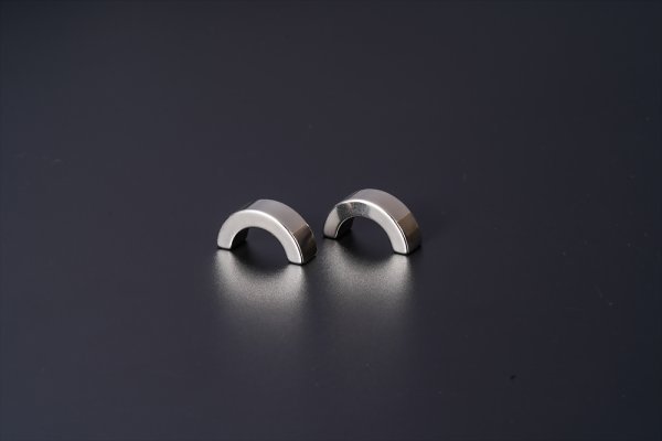 grooved arc neodymium magnet
